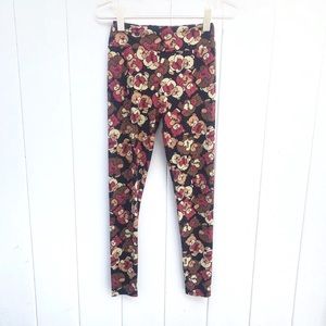 Lularoe | Valentine’s Day Teddy bear leggings
